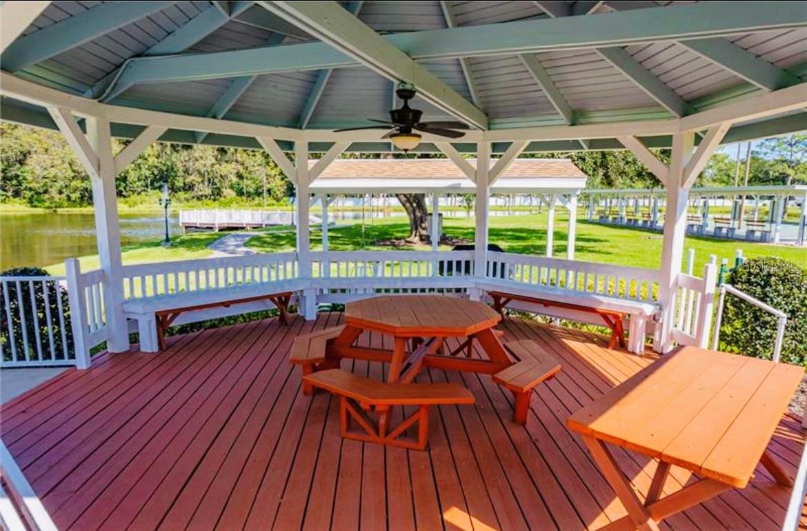 COLONNADES PH 02 - Residential