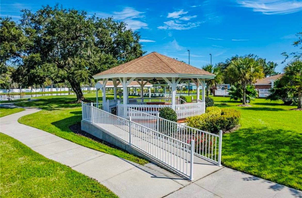 COLONNADES PH 02 - Residential