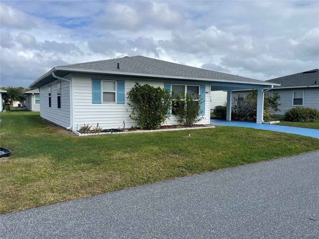 Photo of 1690 Colonnades Circle N, Lakeland, FL 33811 (MLS # A4669314)