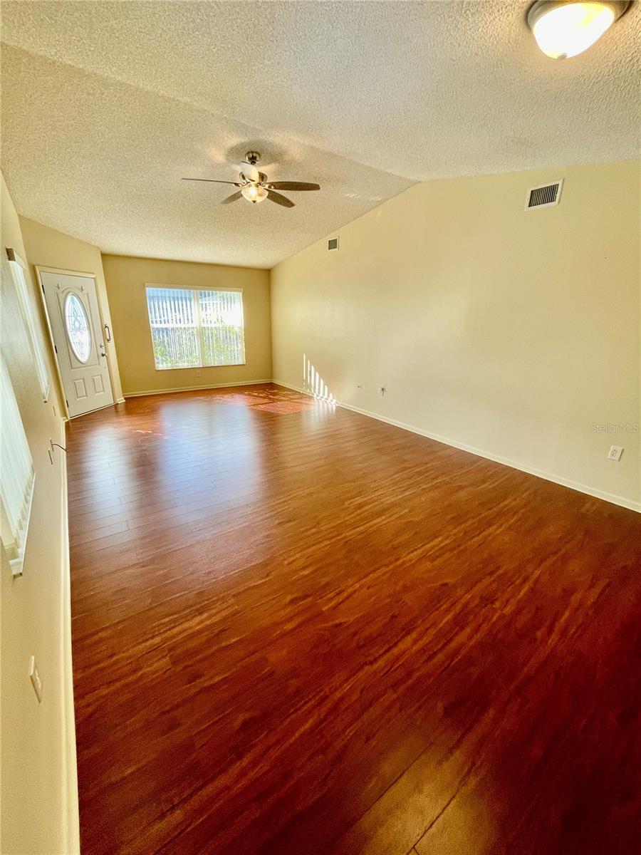 COLONNADES PH 02 - Residential