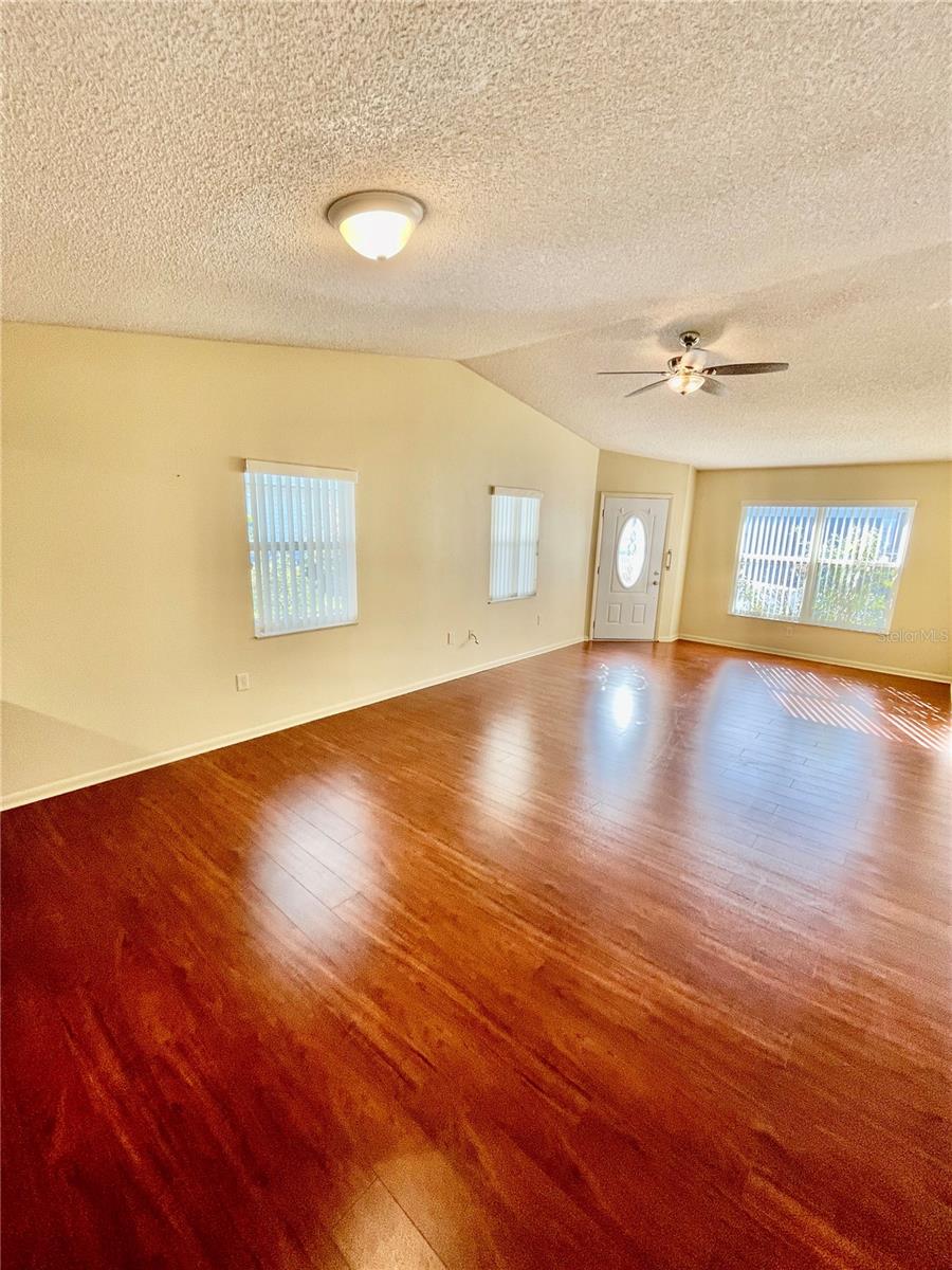 COLONNADES PH 02 - Residential