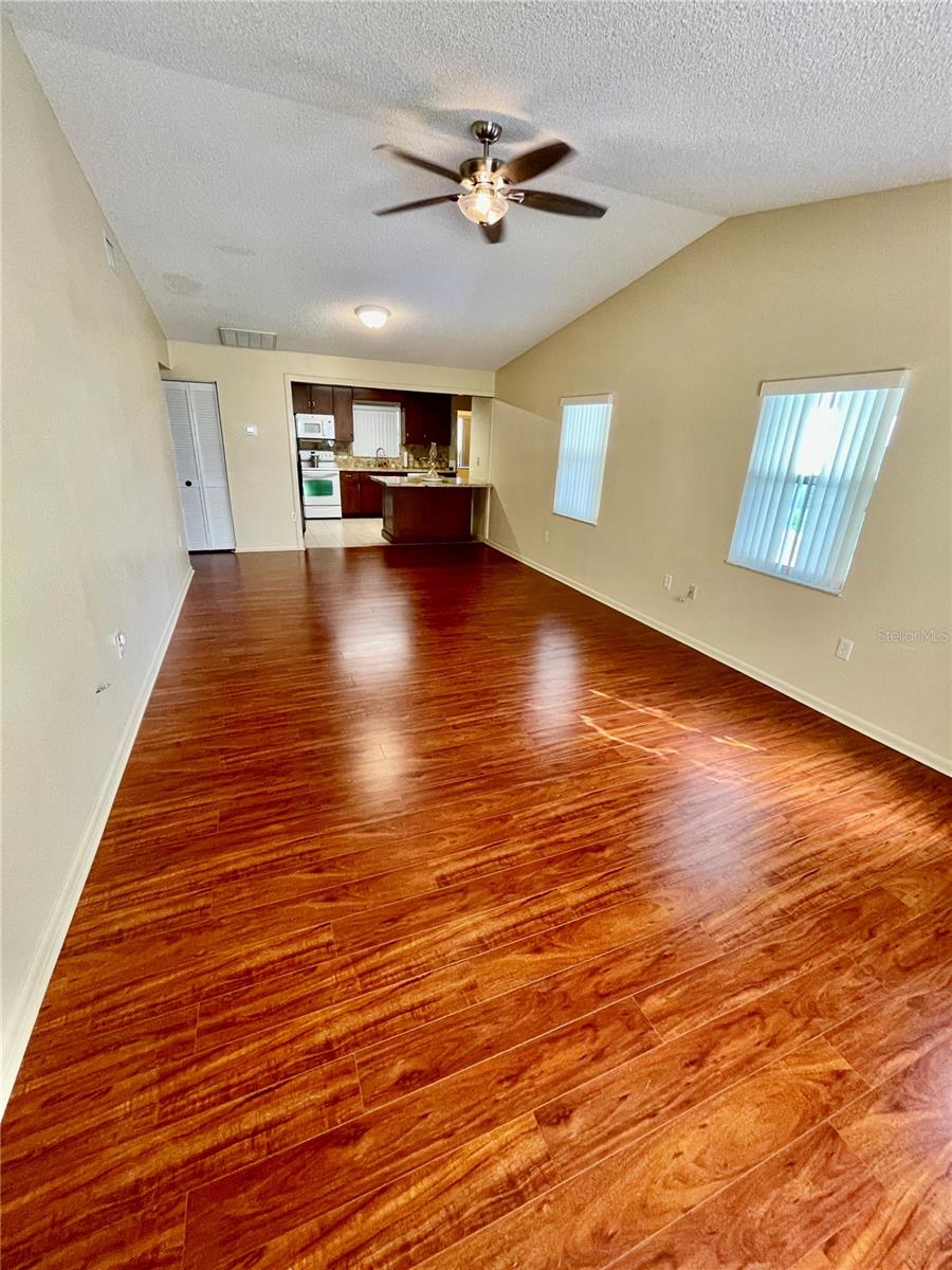 COLONNADES PH 02 - Residential