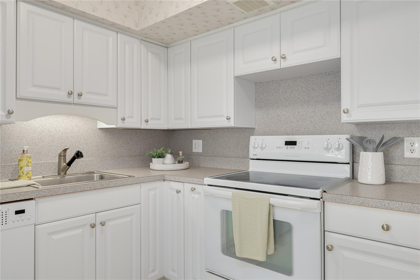 ON TOP OF THE WORLD - Residential