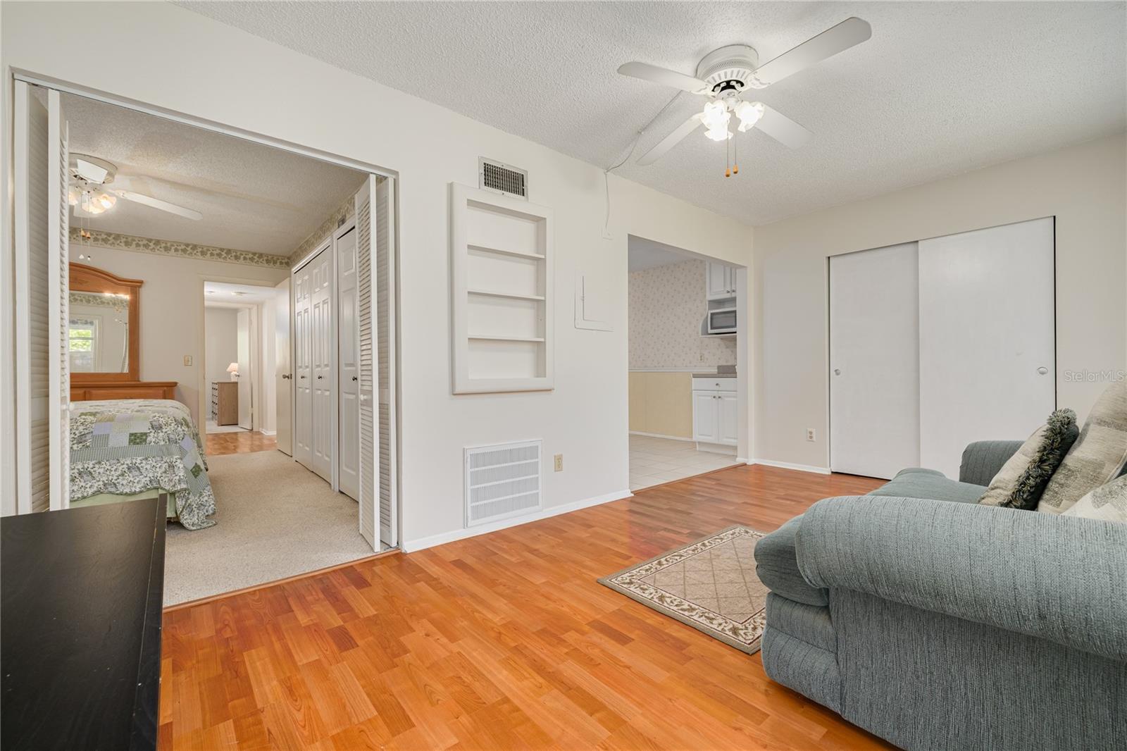 ON TOP OF THE WORLD - Residential