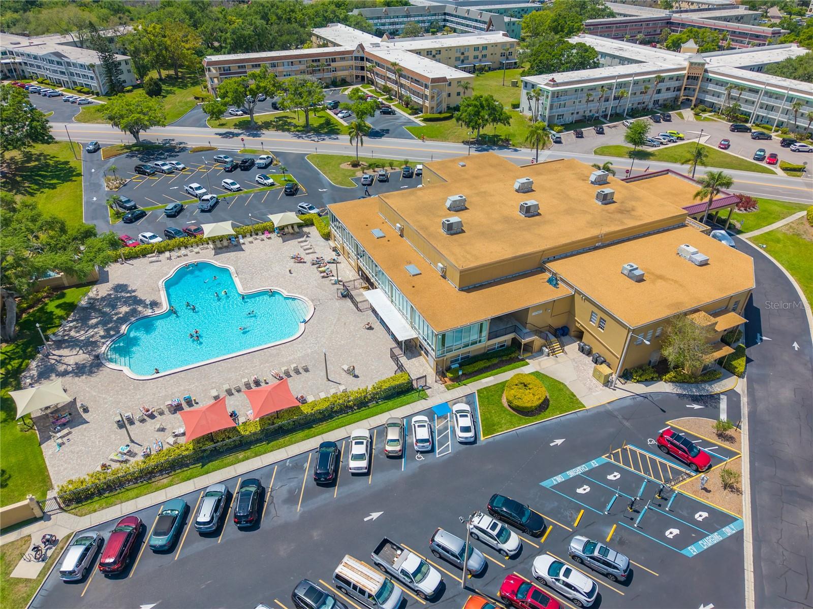 ON TOP OF THE WORLD - Residential