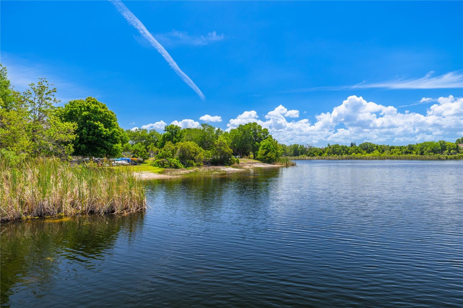 ON TOP OF THE WORLD - Residential