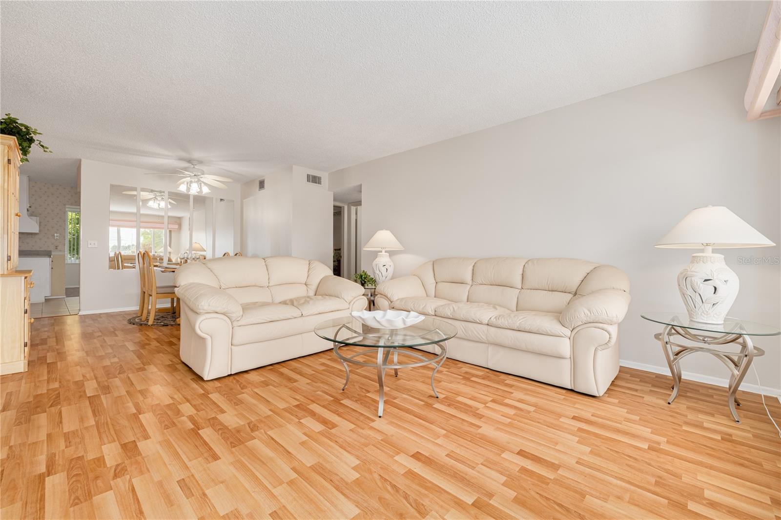 ON TOP OF THE WORLD - Residential