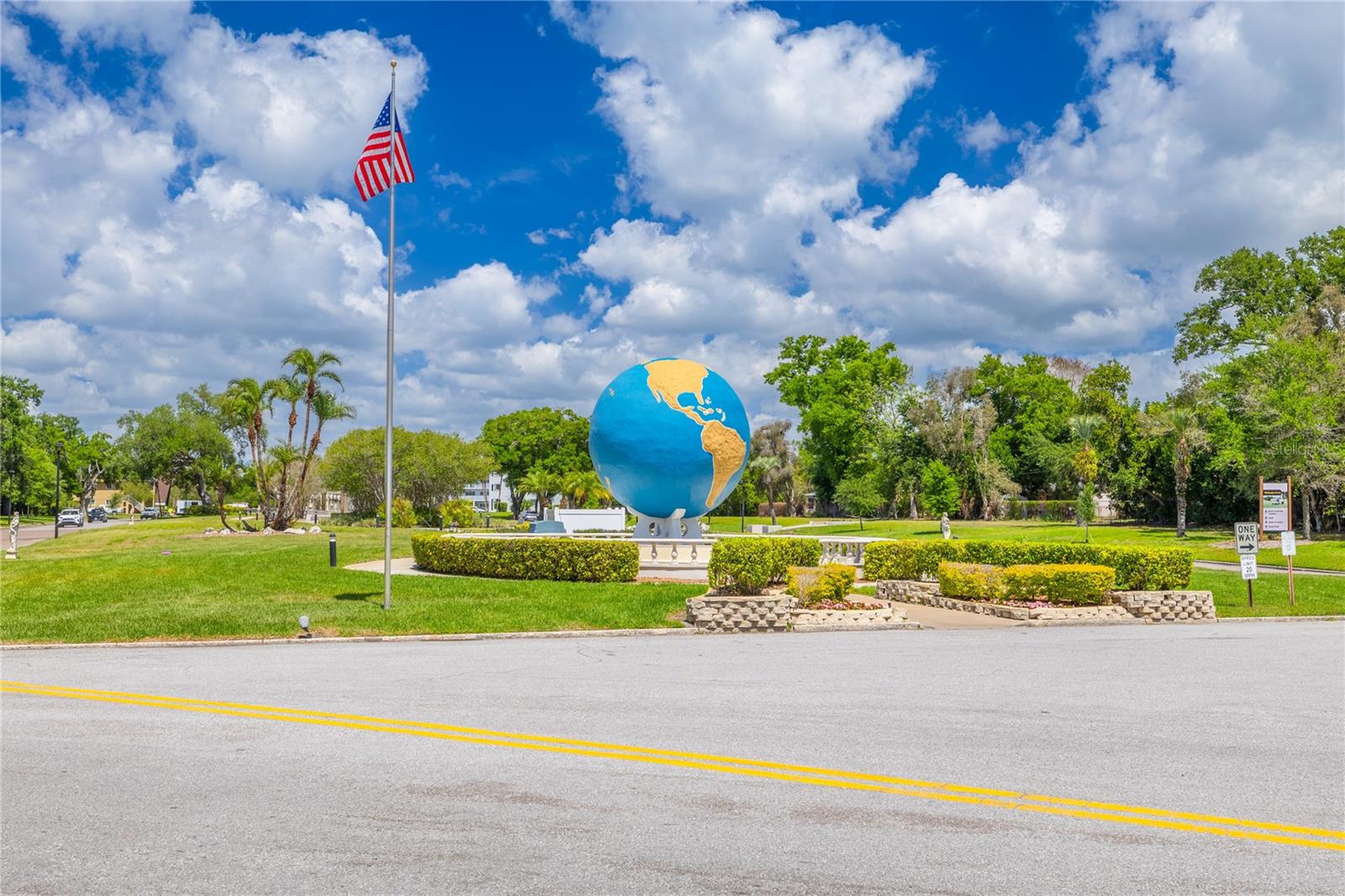 ON TOP OF THE WORLD - Residential