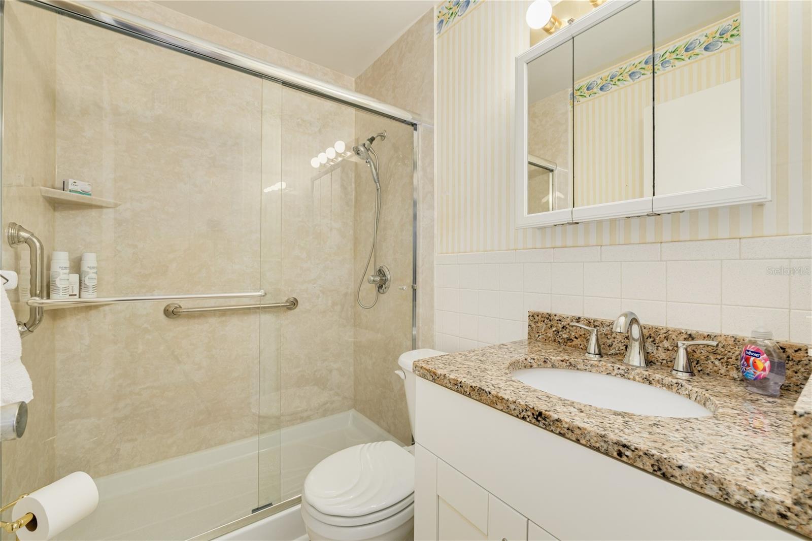 ON TOP OF THE WORLD - Residential