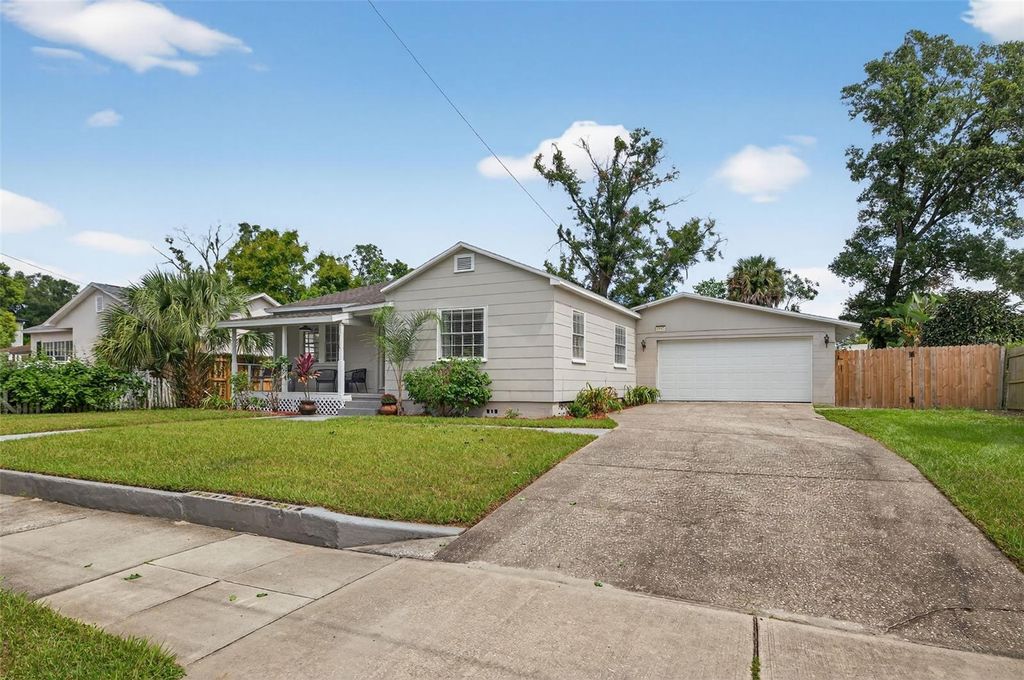 Photo of 4105 N Central Avenue, Tampa, FL 33603 (MLS # TB8433149)