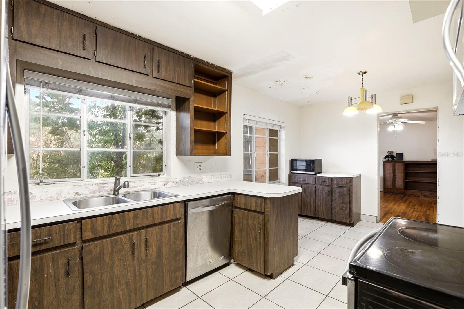 ARDSLEY MANOR SUB - Residential