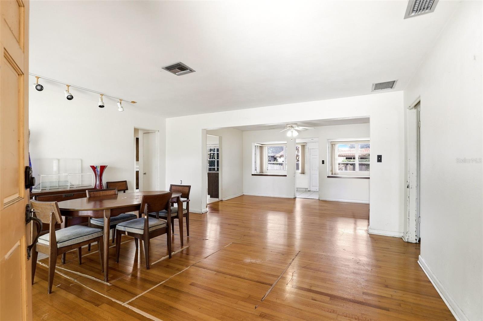 ARDSLEY MANOR SUB - Residential