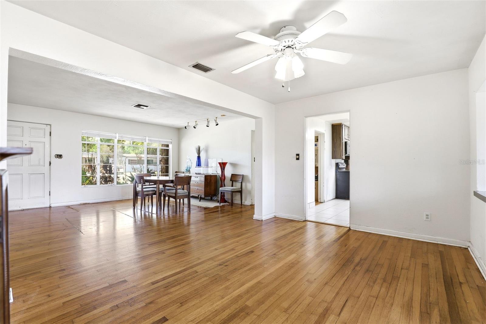 ARDSLEY MANOR SUB - Residential