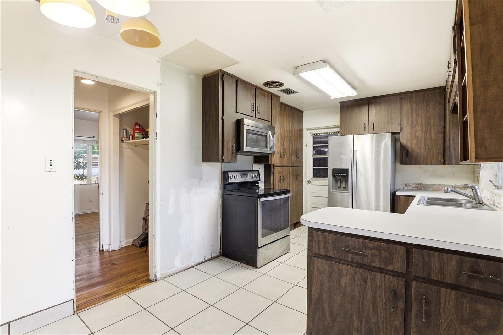 ARDSLEY MANOR SUB - Residential