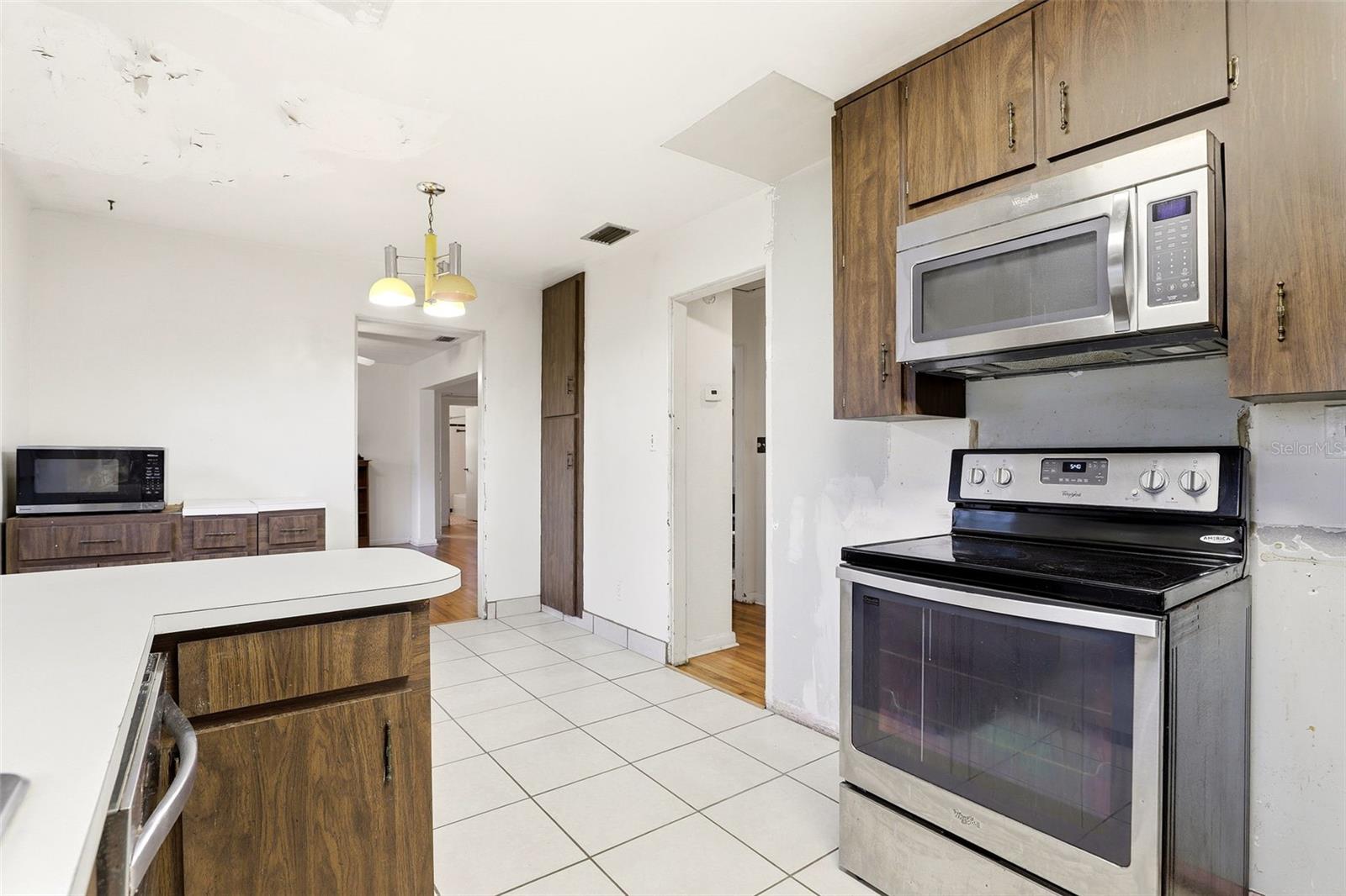 ARDSLEY MANOR SUB - Residential