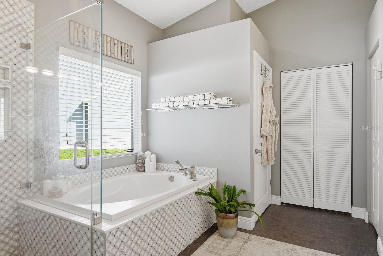TAMPA PALMS AREA 2 7E UNIT 2 - Residential