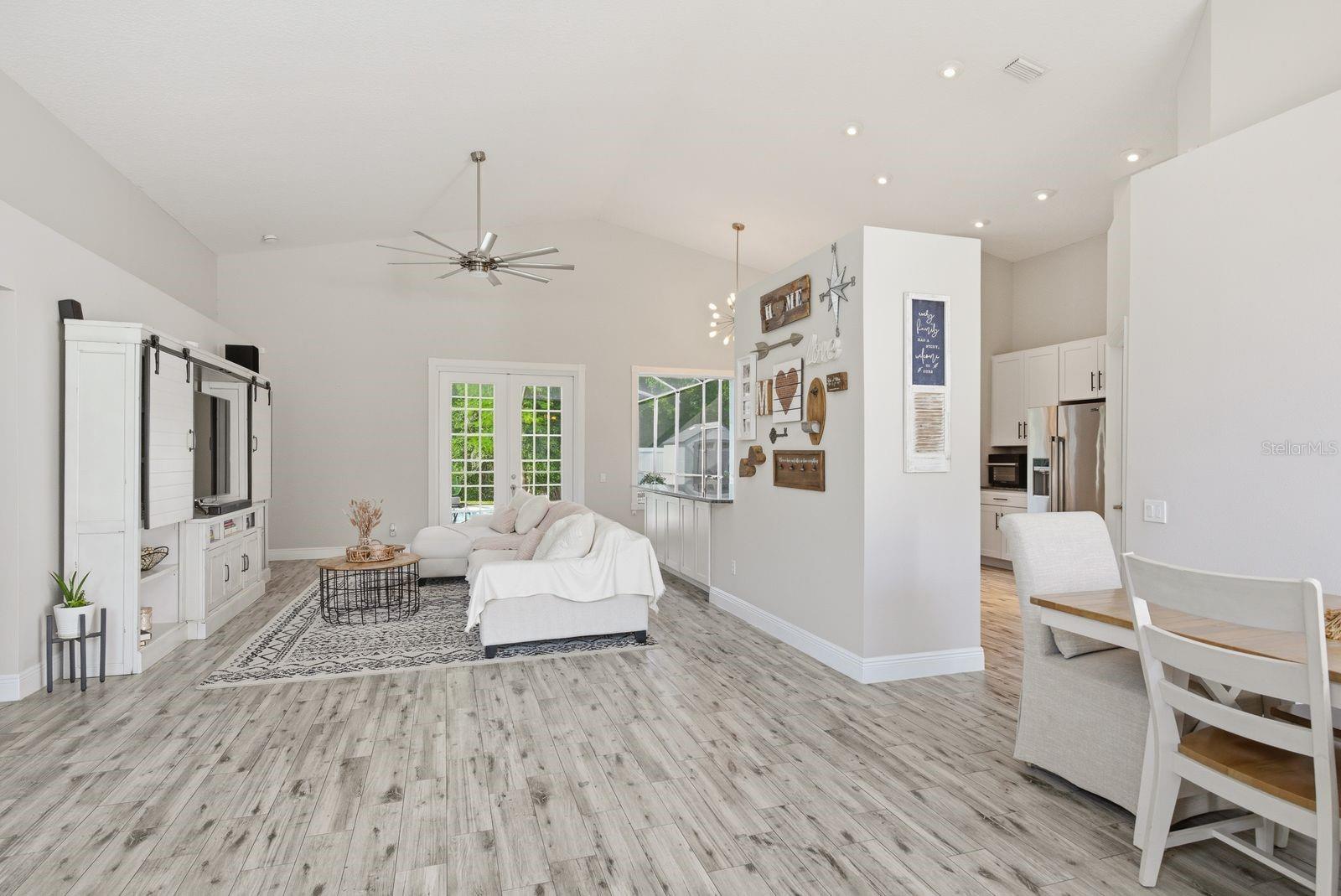 TAMPA PALMS AREA 2 7E UNIT 2 - Residential