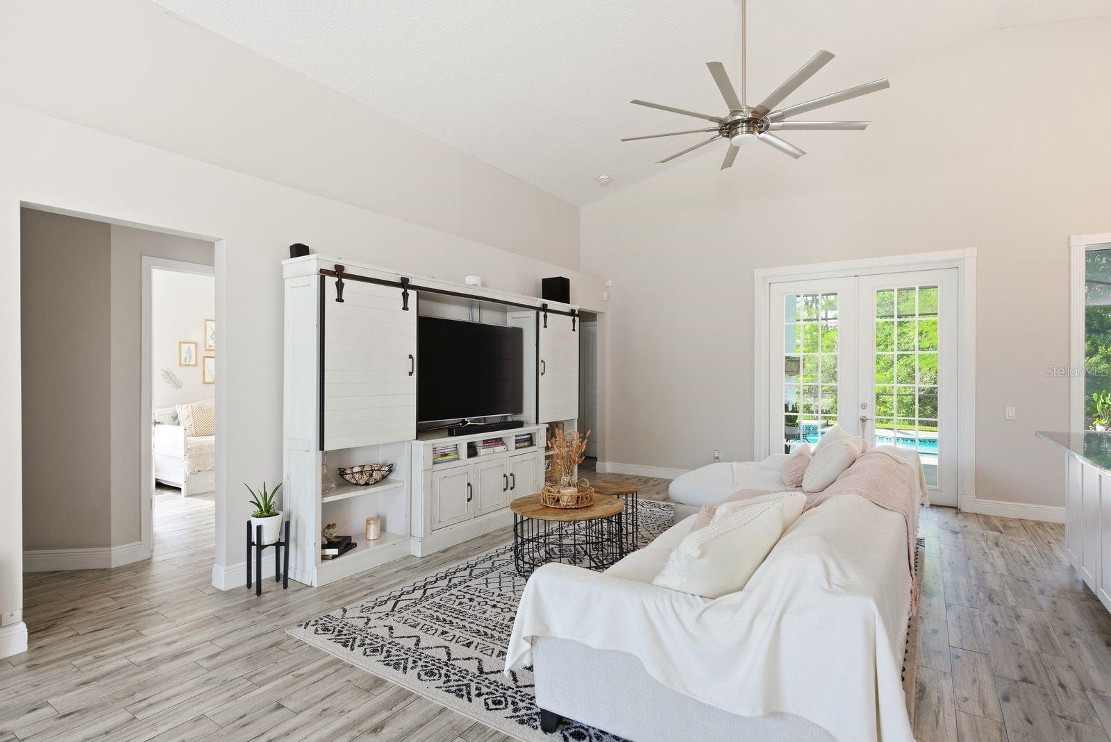 TAMPA PALMS AREA 2 7E UNIT 2 - Residential
