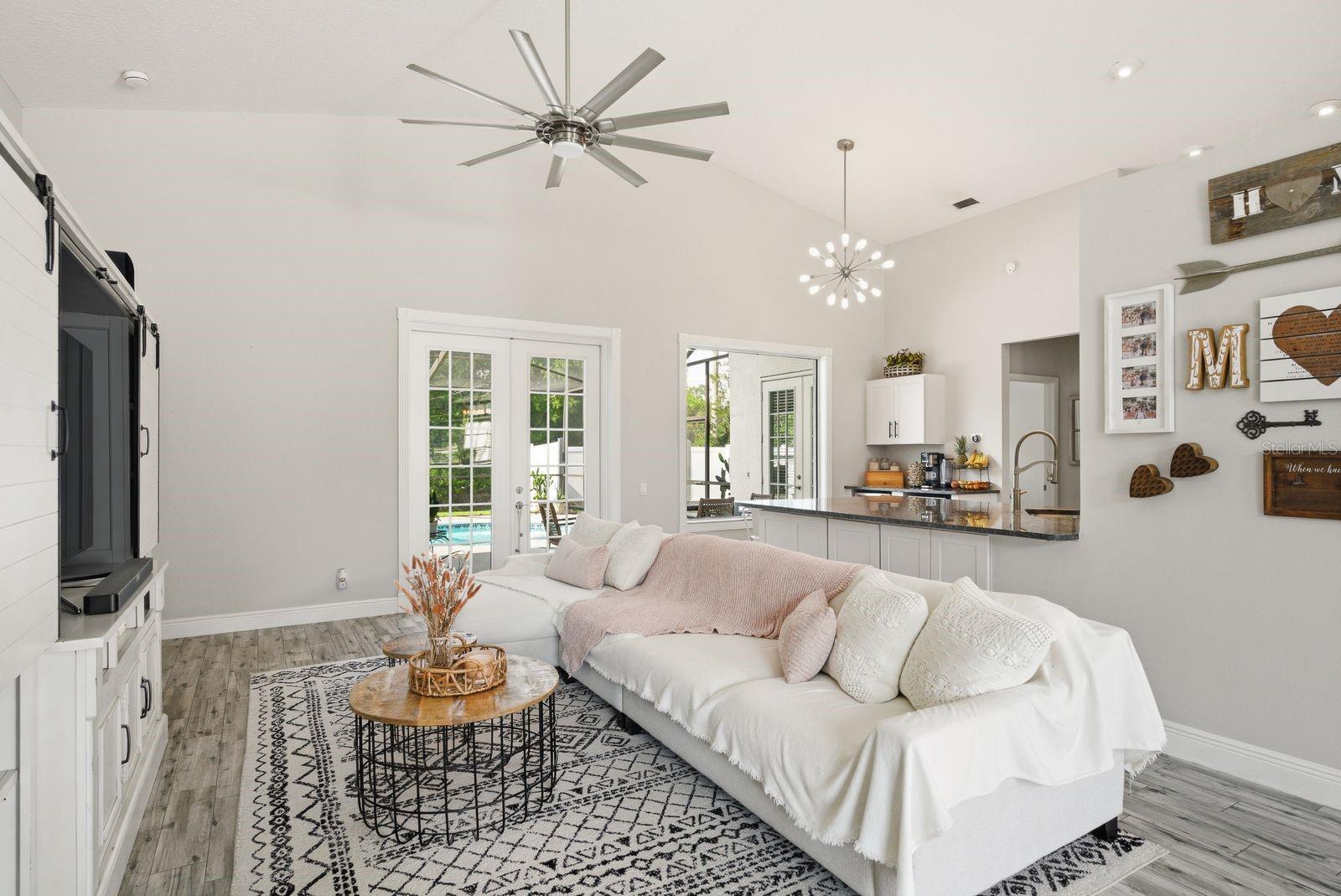 TAMPA PALMS AREA 2 7E UNIT 2 - Residential