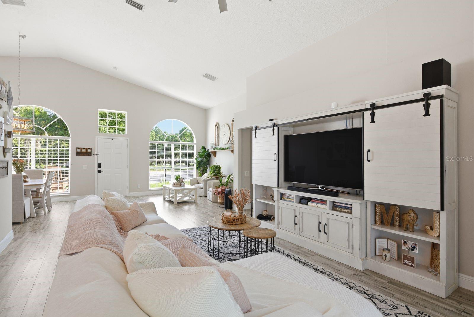 TAMPA PALMS AREA 2 7E UNIT 2 - Residential