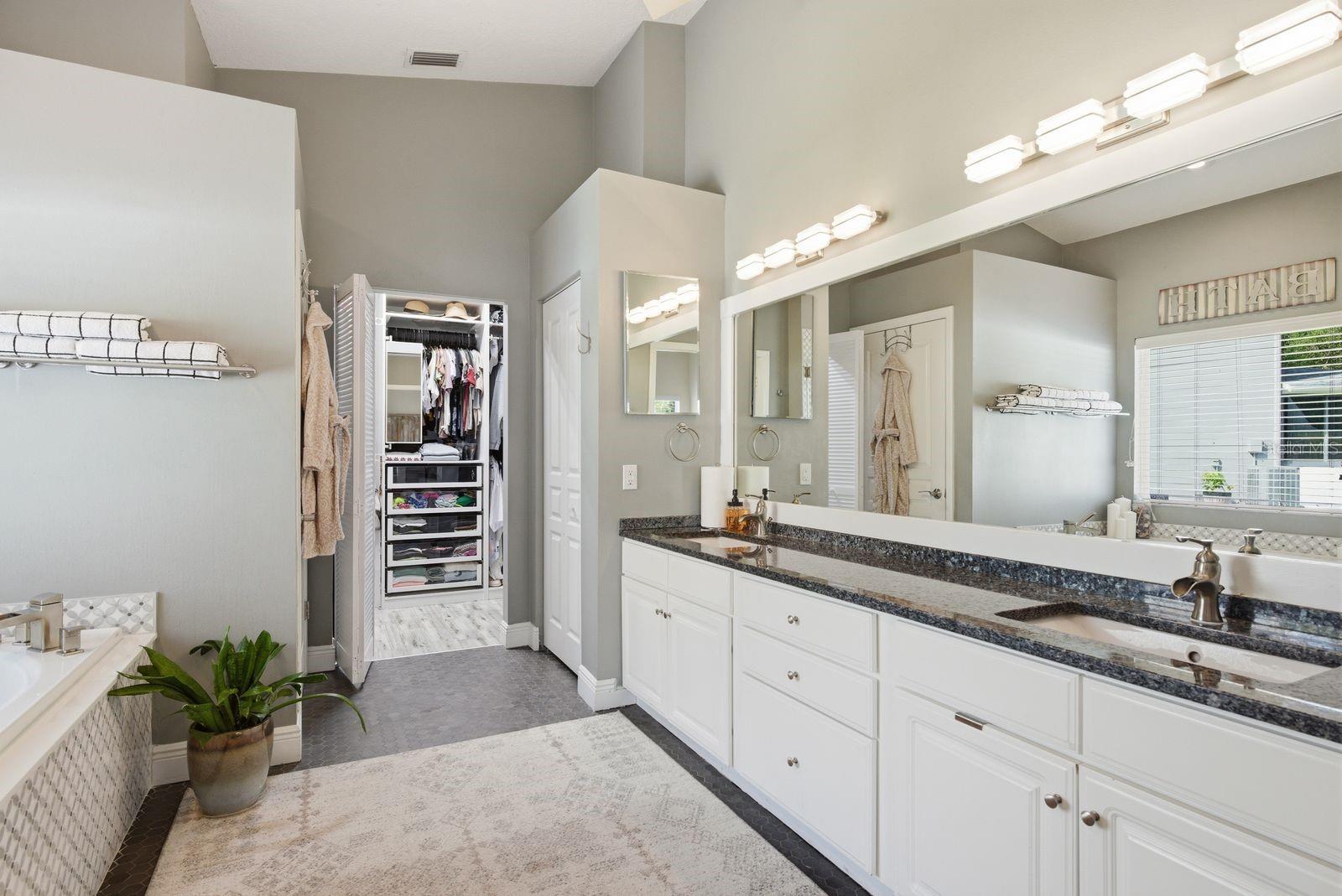 TAMPA PALMS AREA 2 7E UNIT 2 - Residential