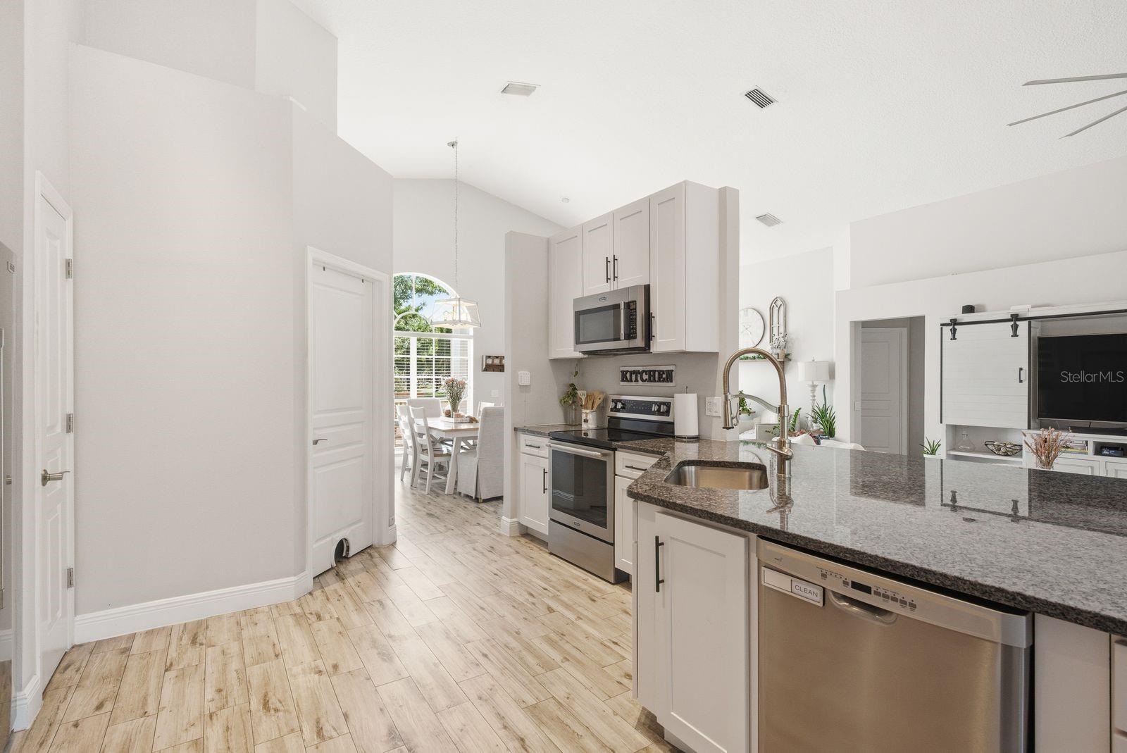 TAMPA PALMS AREA 2 7E UNIT 2 - Residential