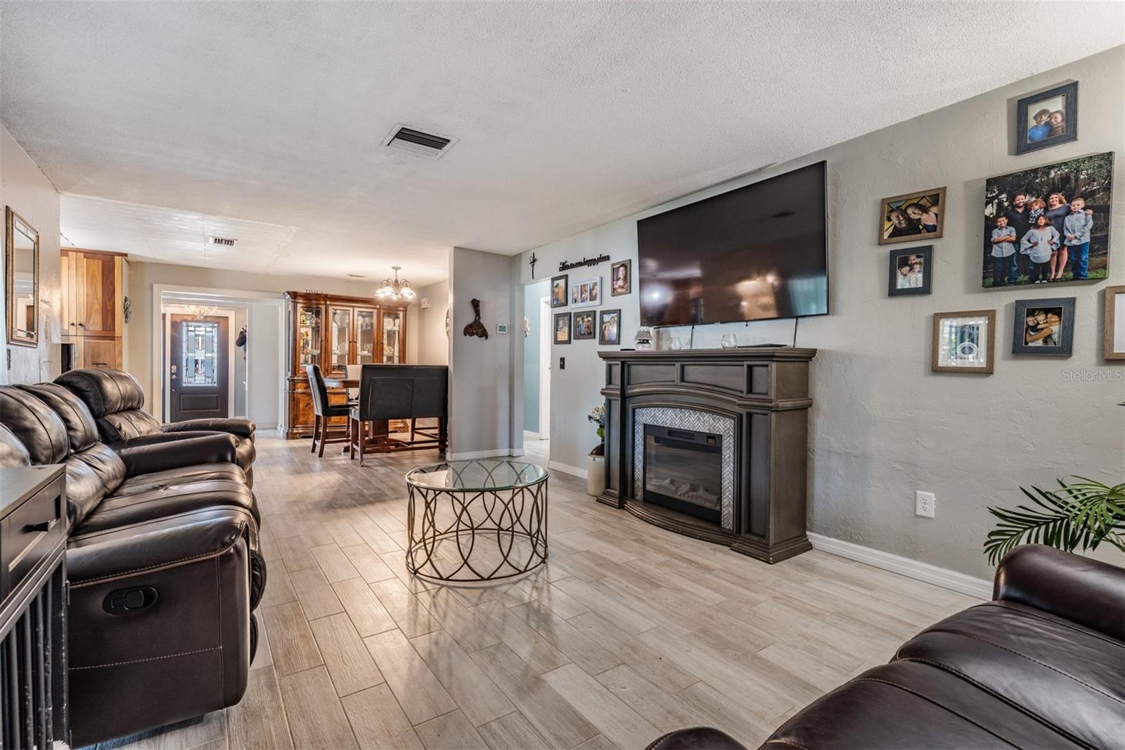 1403 TALLAHASSEE DRIVE