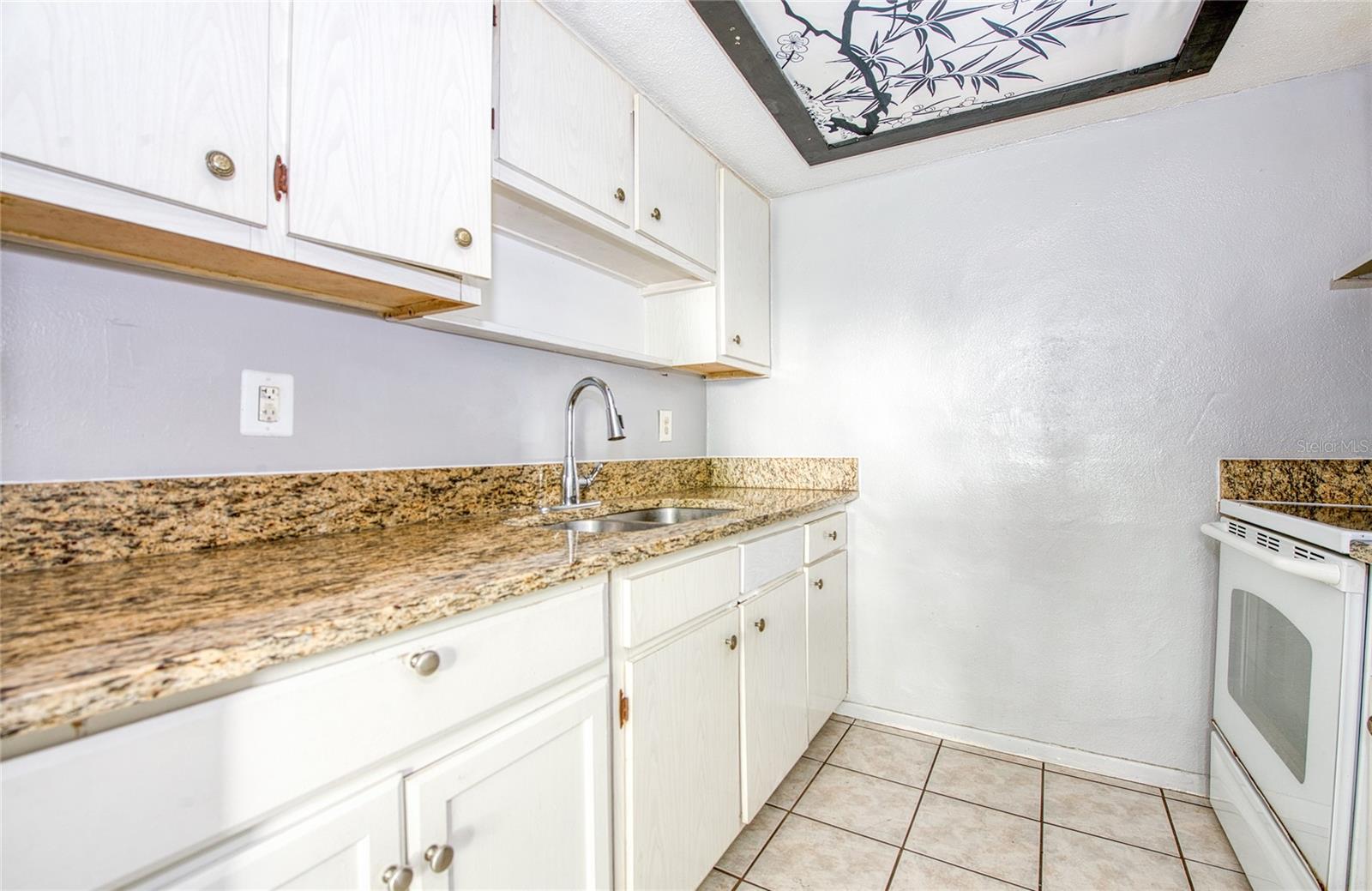 SKYCREST - Commercial Sale