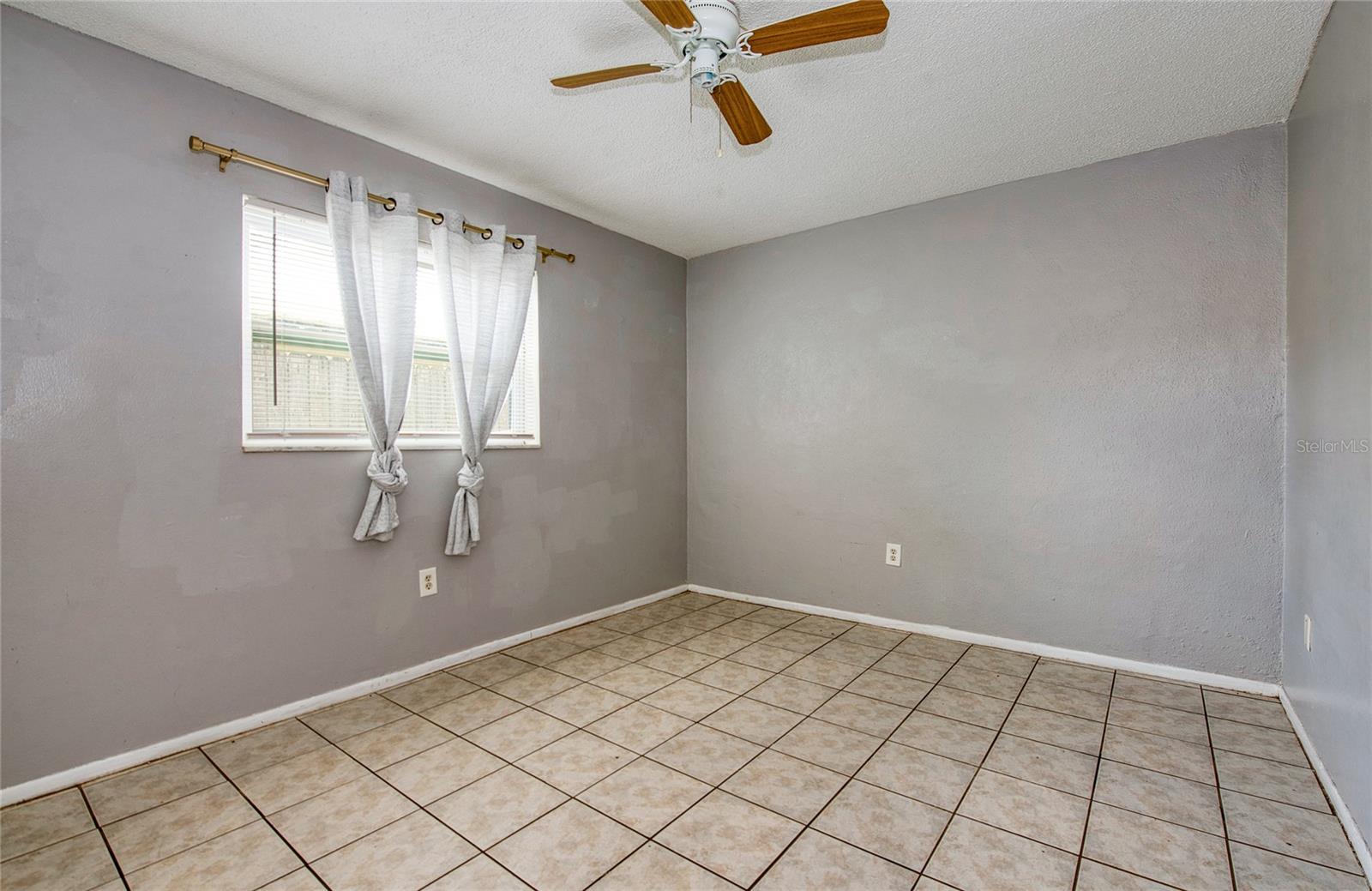 SKYCREST - Commercial Sale