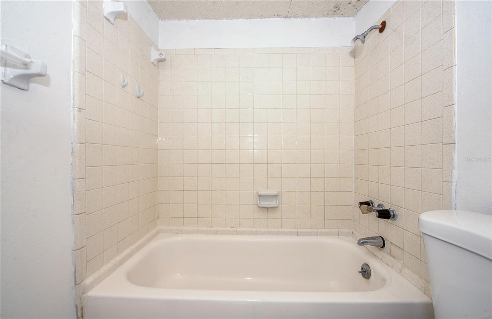 SKYCREST - Commercial Sale