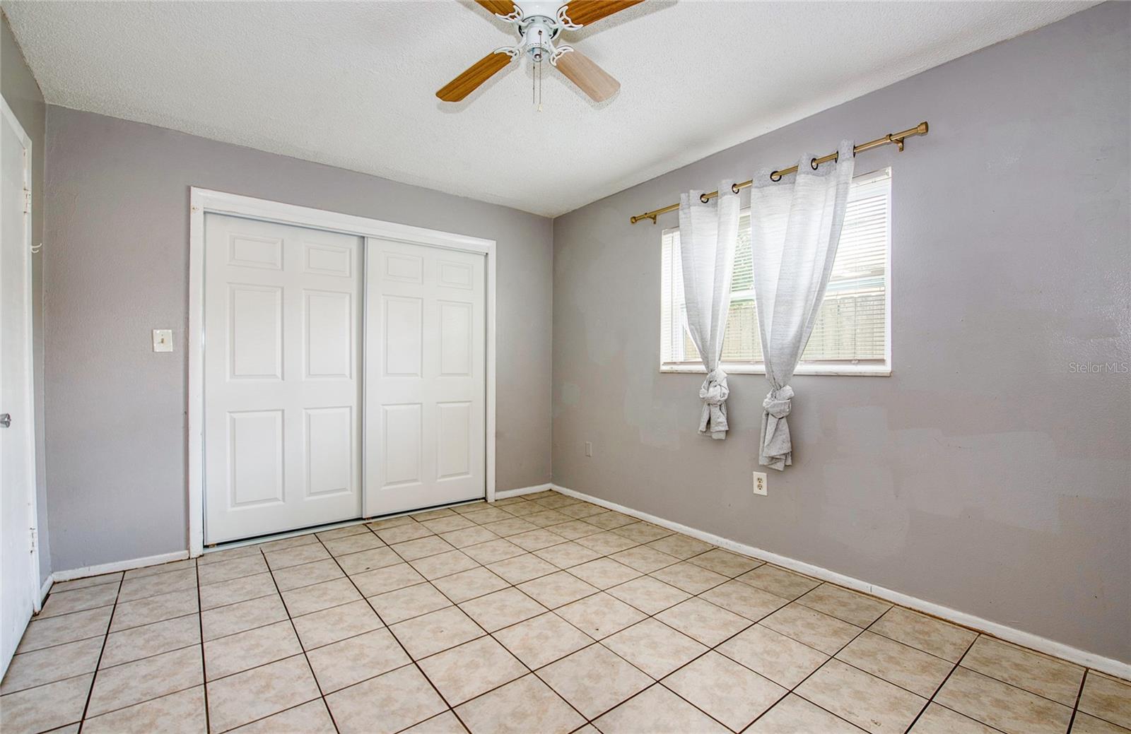 SKYCREST - Commercial Sale