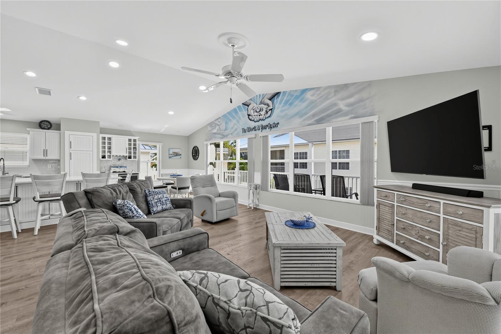 264 S HARBOR DRIVE