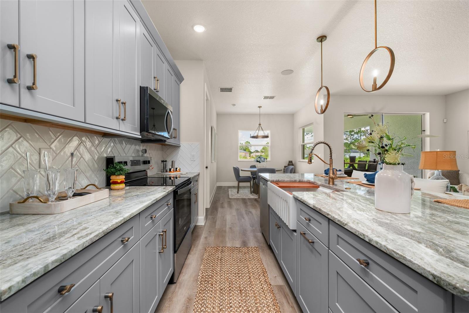 SUN N LAKE - Residential