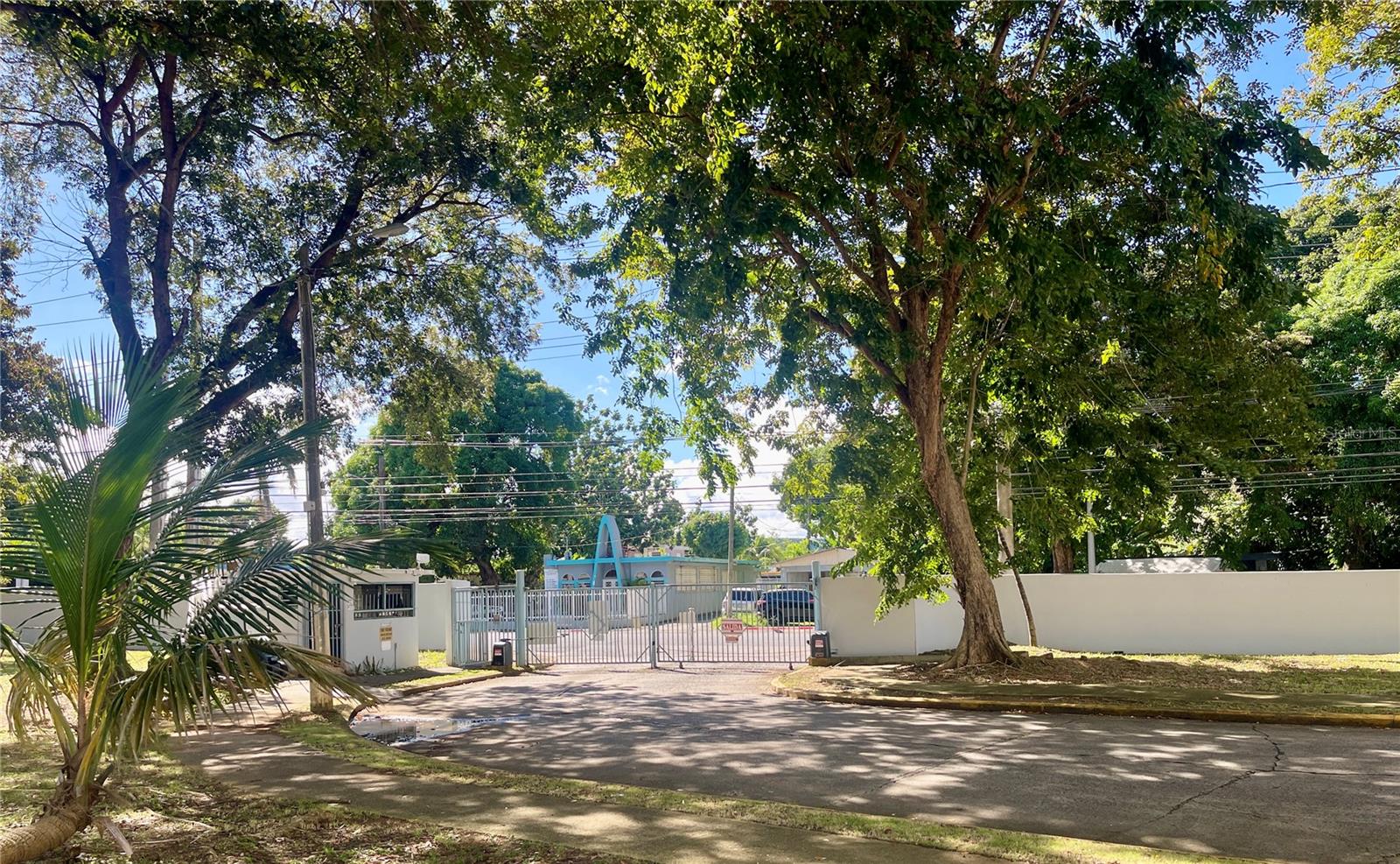 FONTANA TOWERS - Residential Lease