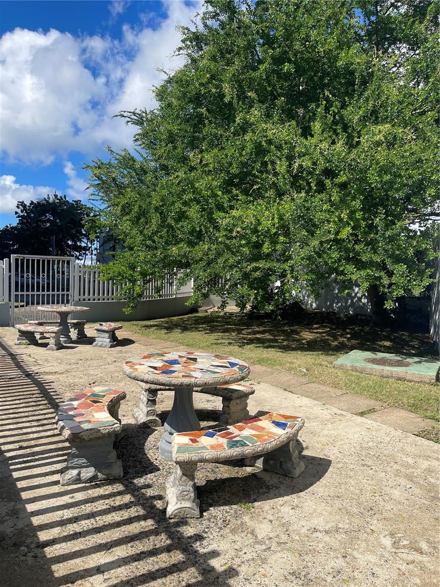 FONTANA TOWERS - Residential Lease