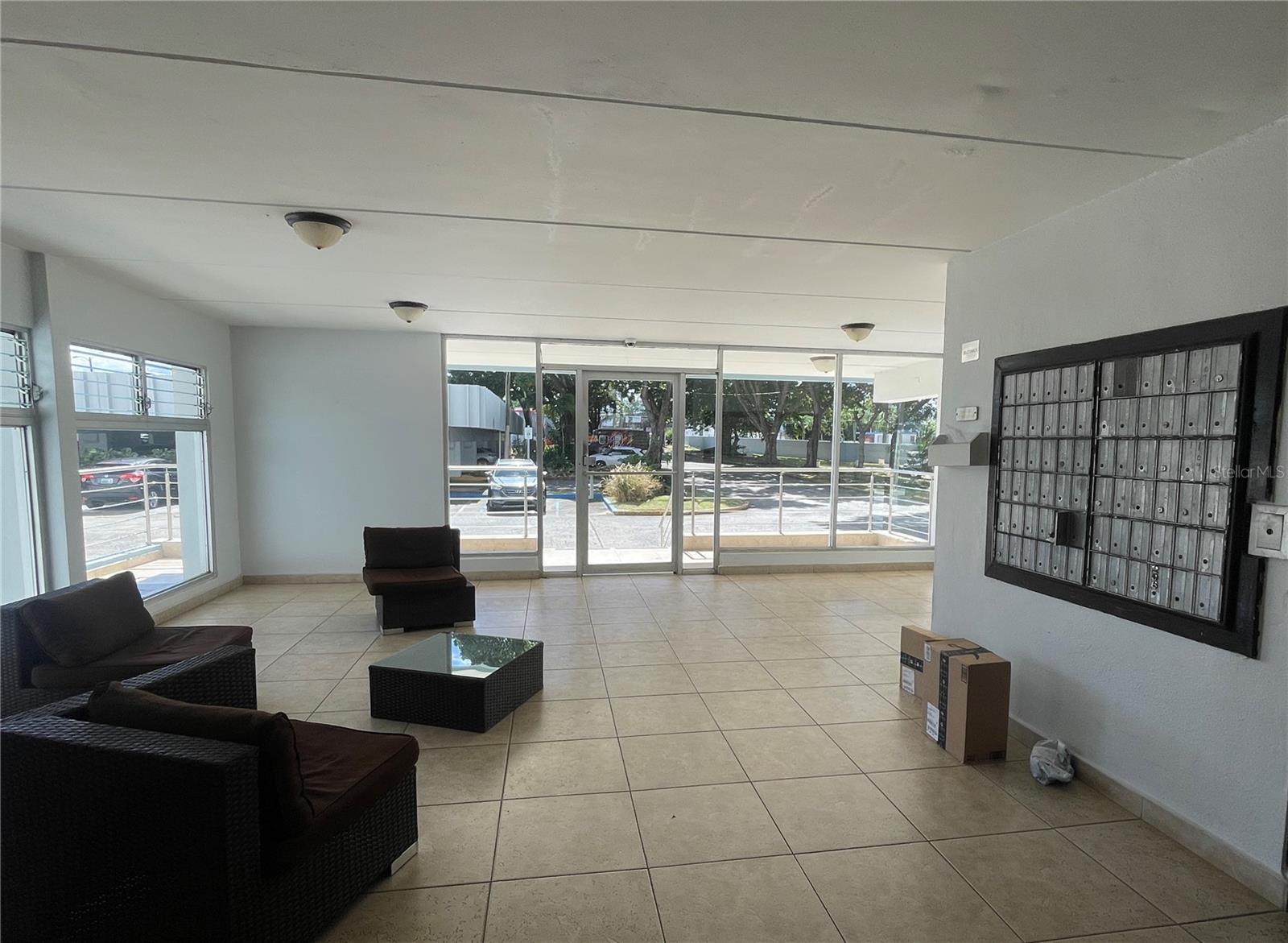 FONTANA TOWERS - Residential Lease