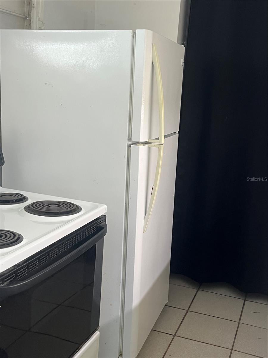 FONTANA TOWERS - Residential Lease