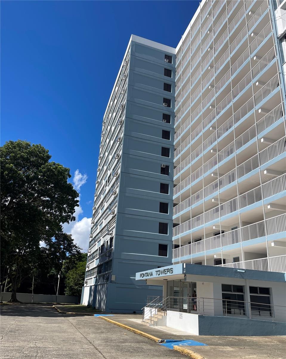 FONTANA TOWERS - Residential Lease