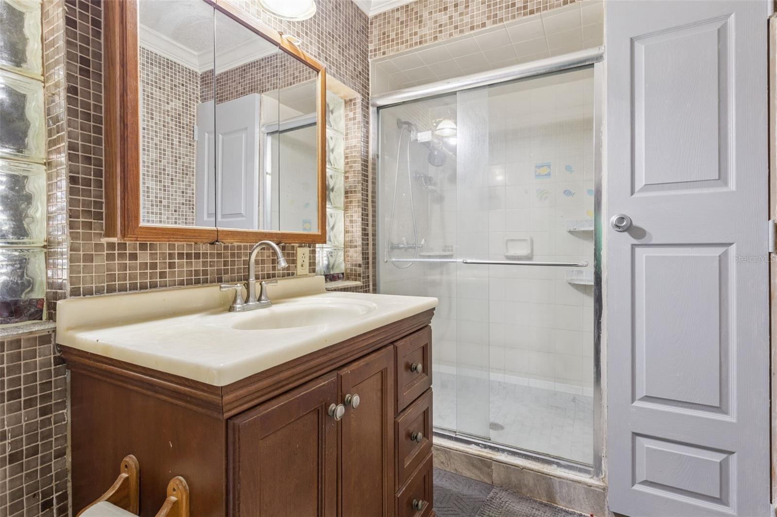 SHADY GROVE - Residential