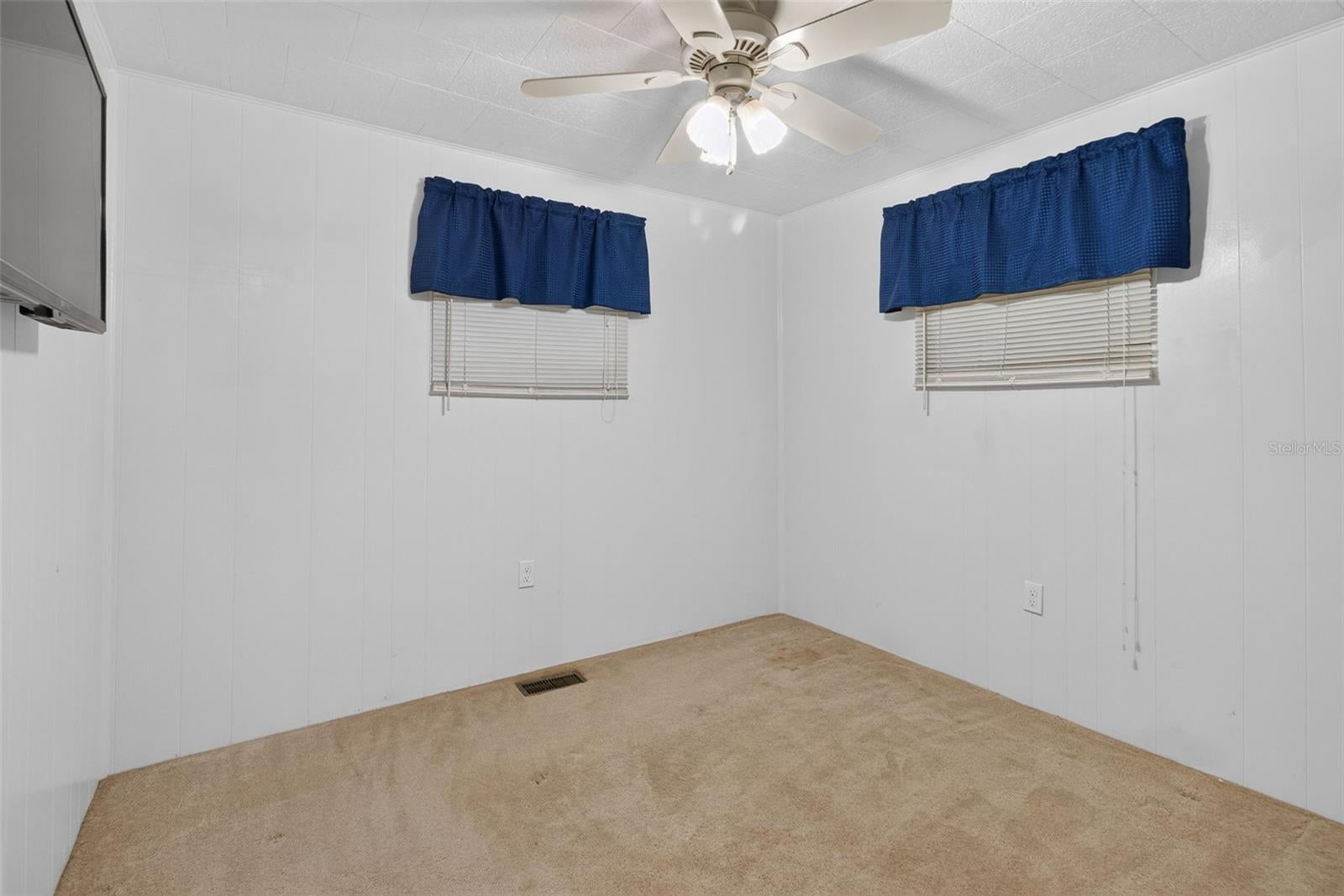 2000 E BAY DRIVE 52