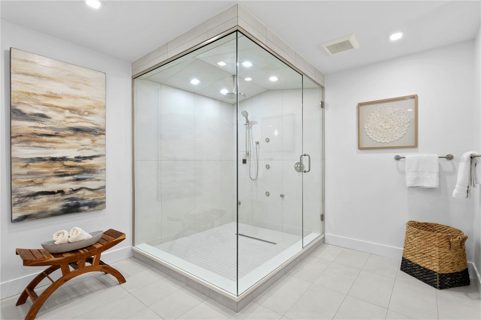 PARKSHORE PLAZA CONDO - Residential