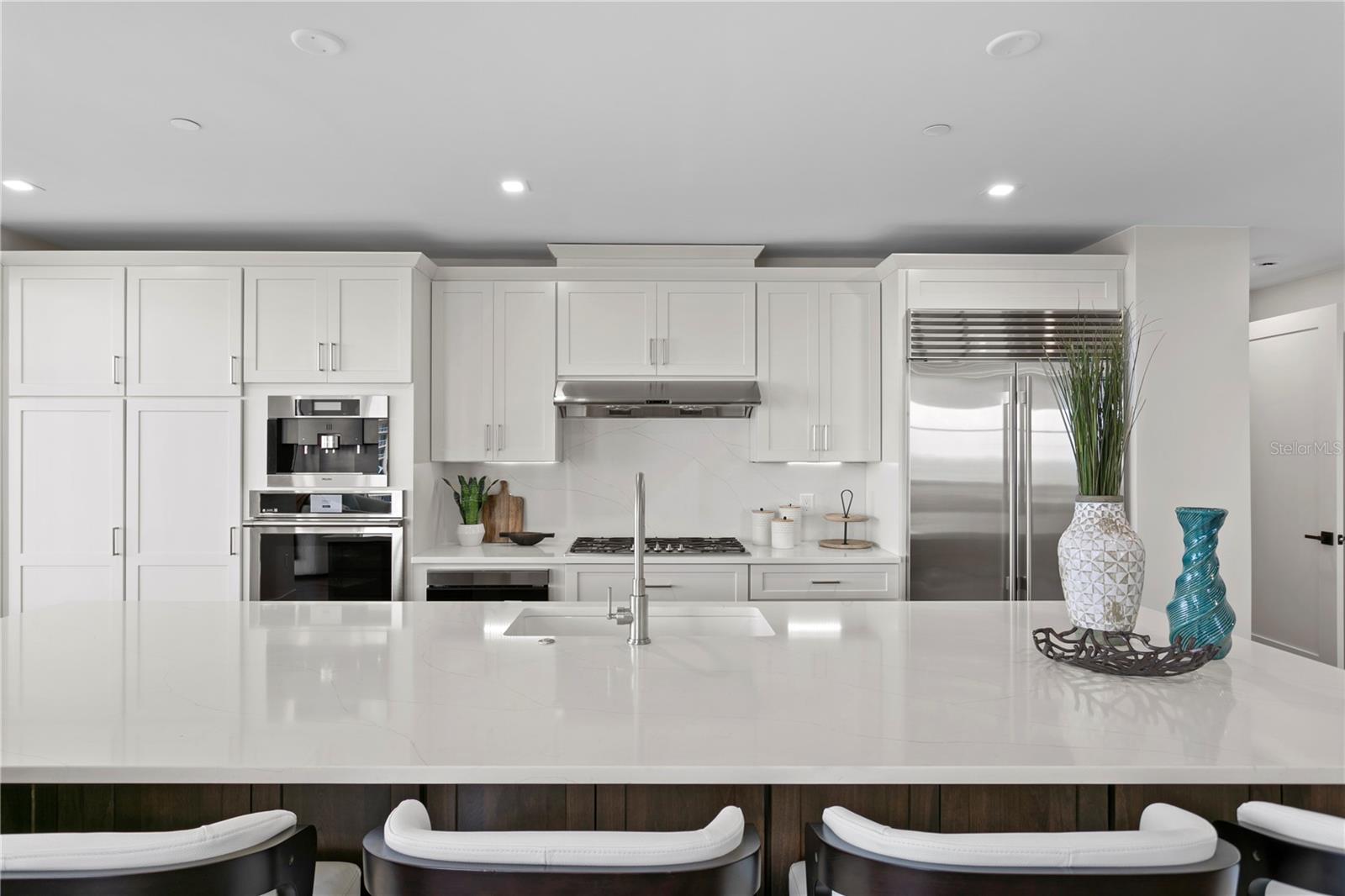 PARKSHORE PLAZA CONDO - Residential