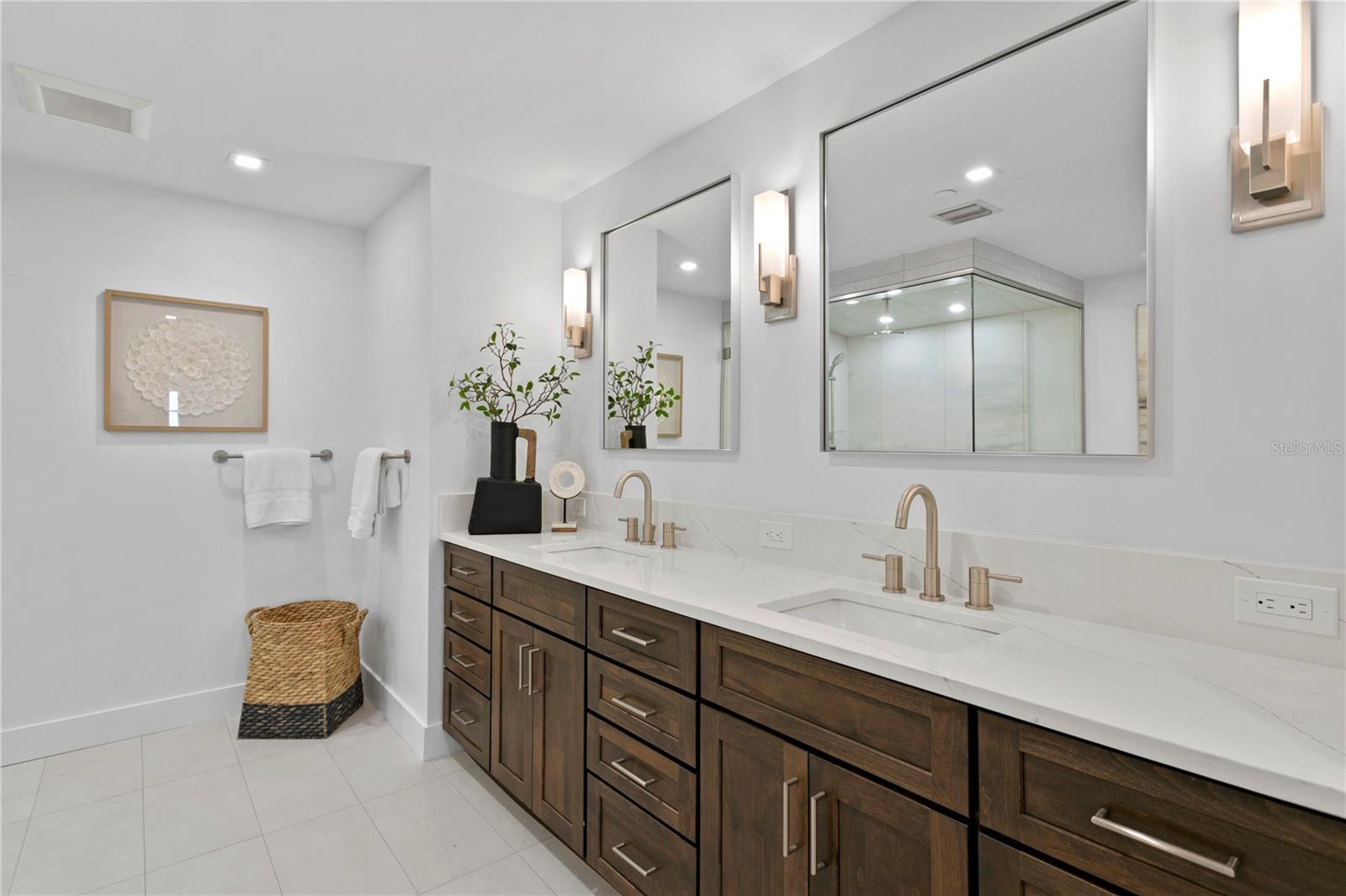 PARKSHORE PLAZA CONDO - Residential