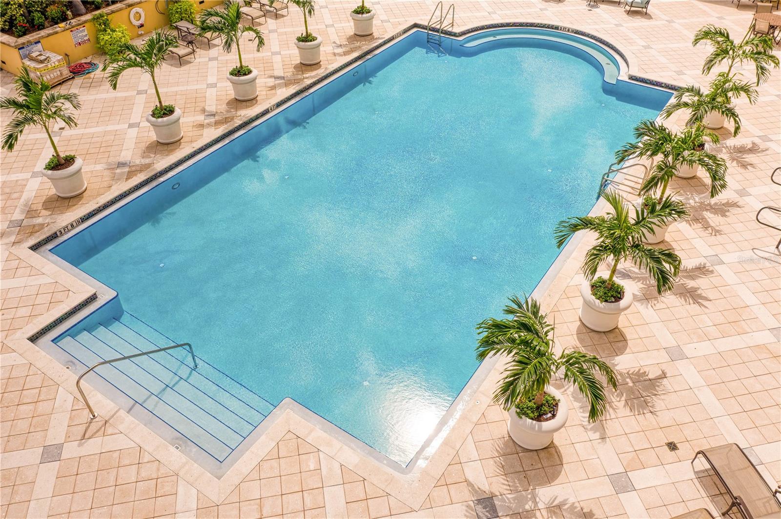 PARKSHORE PLAZA CONDO - Residential