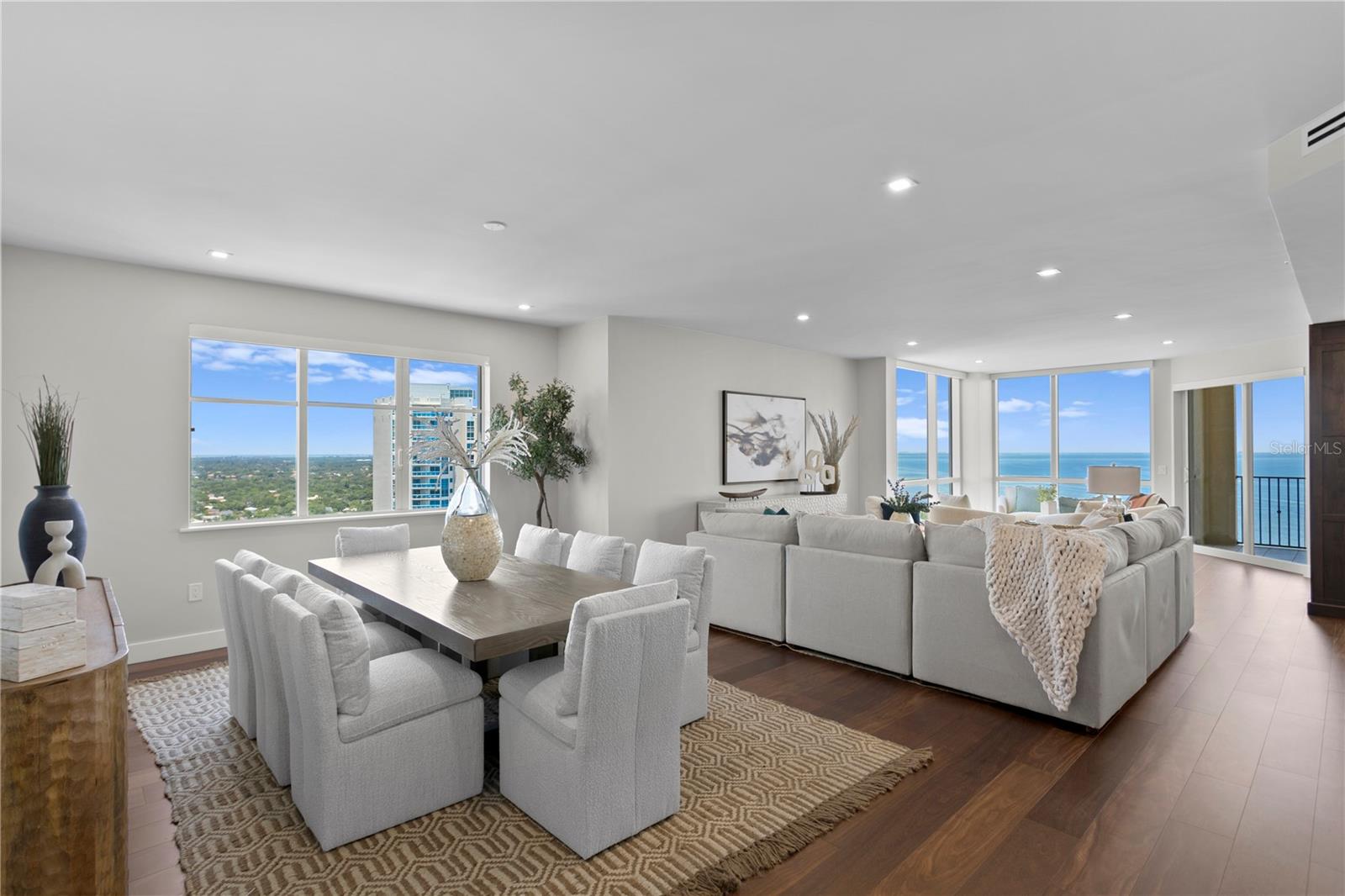 PARKSHORE PLAZA CONDO - Residential