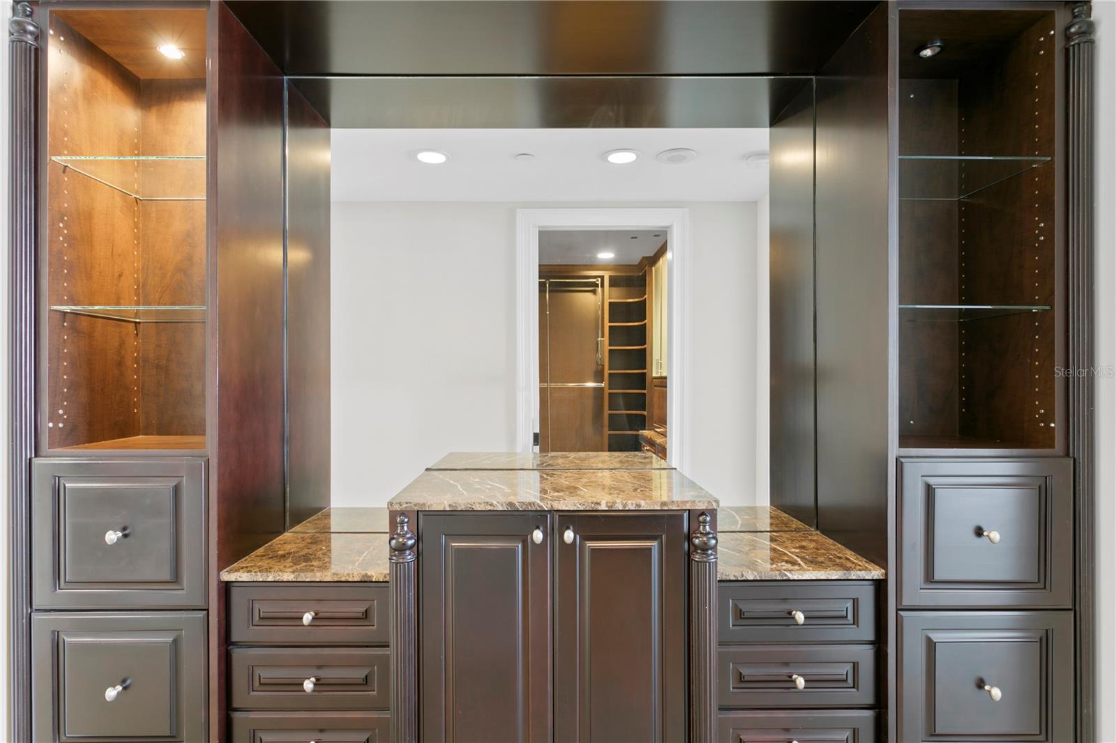 PARKSHORE PLAZA CONDO - Residential