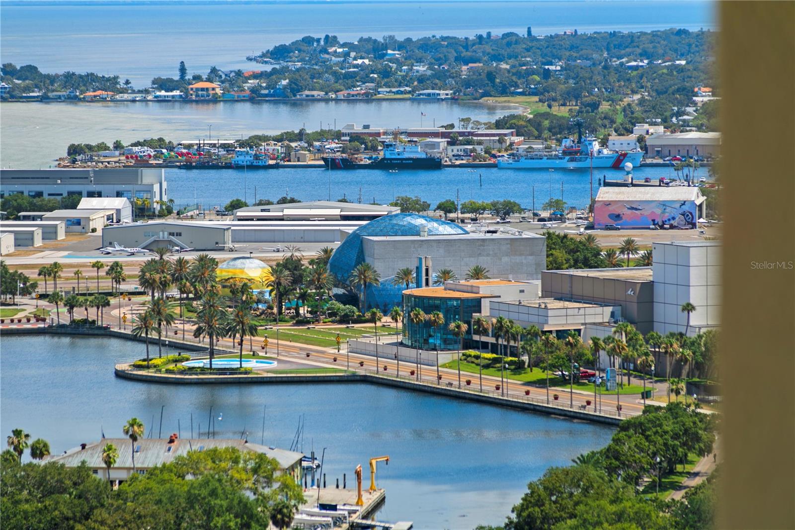 PARKSHORE PLAZA CONDO - Residential