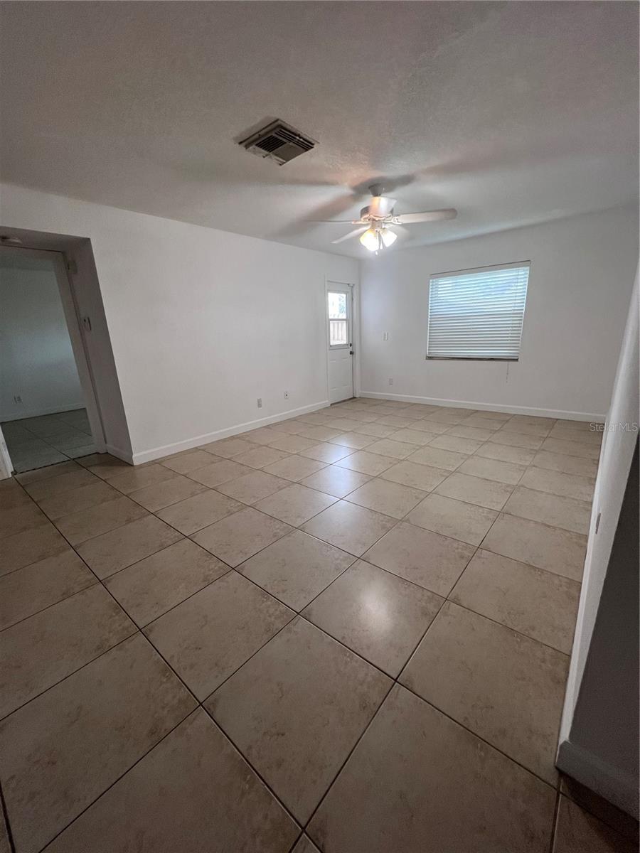 THE HAMPTONS AT BRANDON A CONDO - Residential