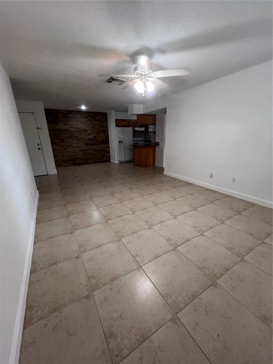 THE HAMPTONS AT BRANDON A CONDO - Residential