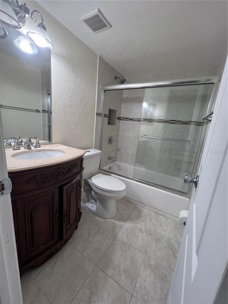 THE HAMPTONS AT BRANDON A CONDO - Residential